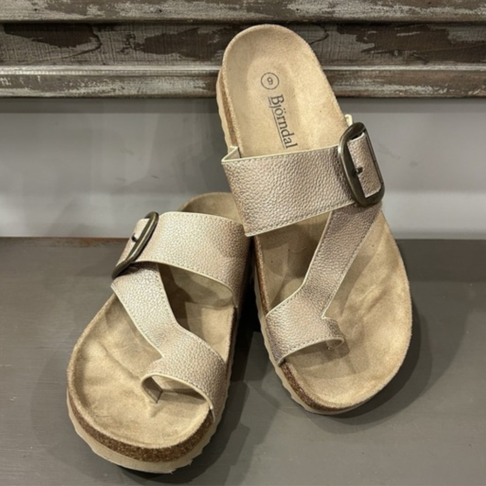 Bjorndal Women's Gold Buckle Sandals Size 9
